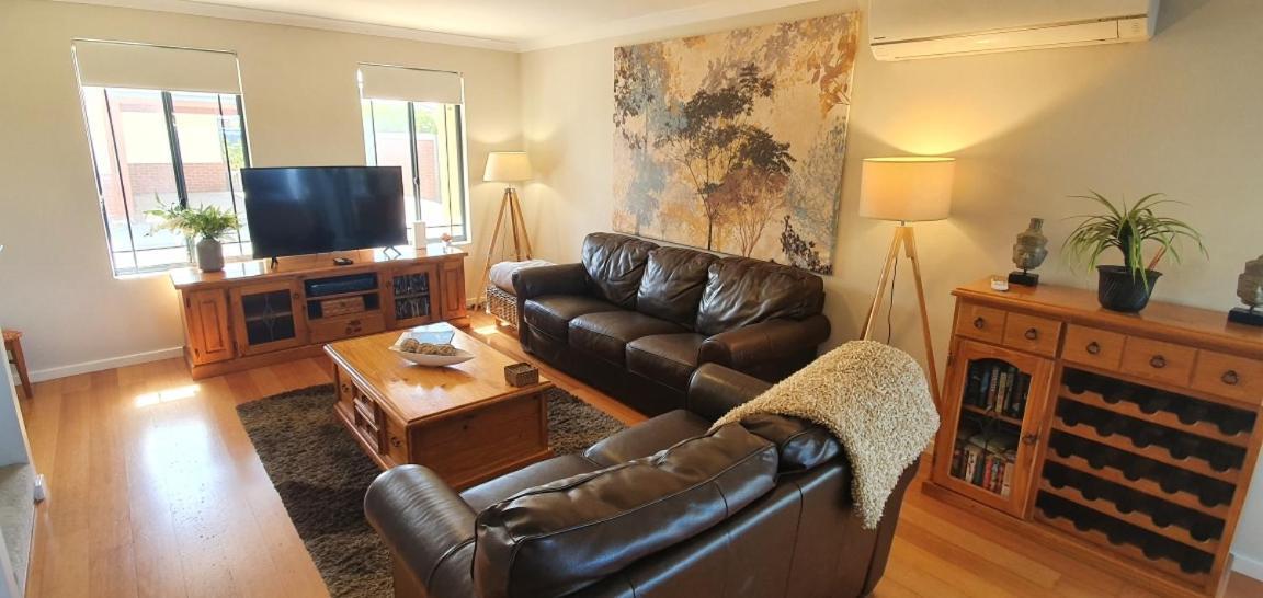 Palm Beach Manor روكينجهام المظهر الخارجي الصورة